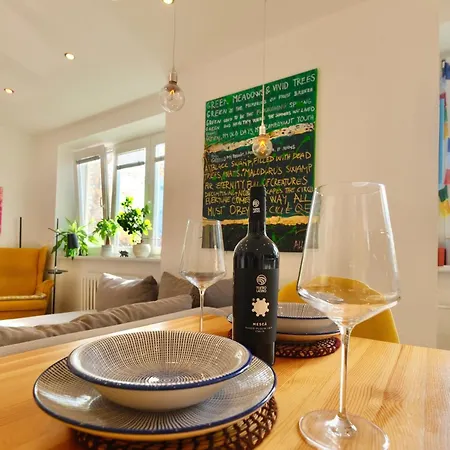 Shelter & Friends At Trnavske Myto شقة *