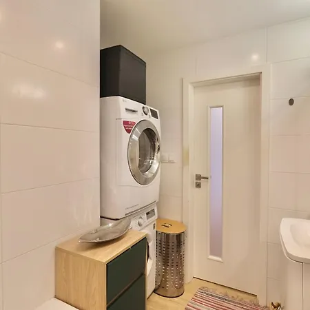 Shelter&friends At Trnavské Mýto