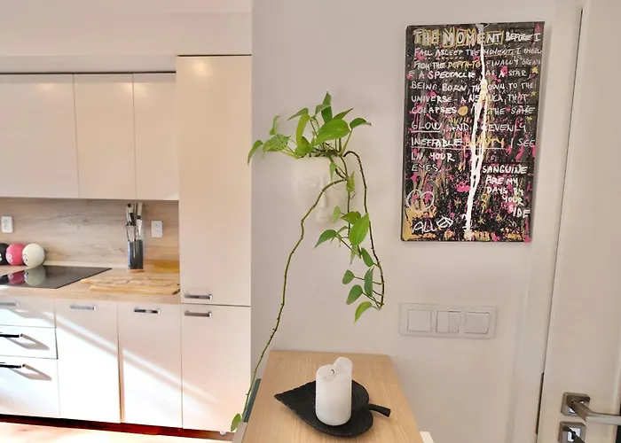 Shelter & Friends At Trnavske Myto Apartman *